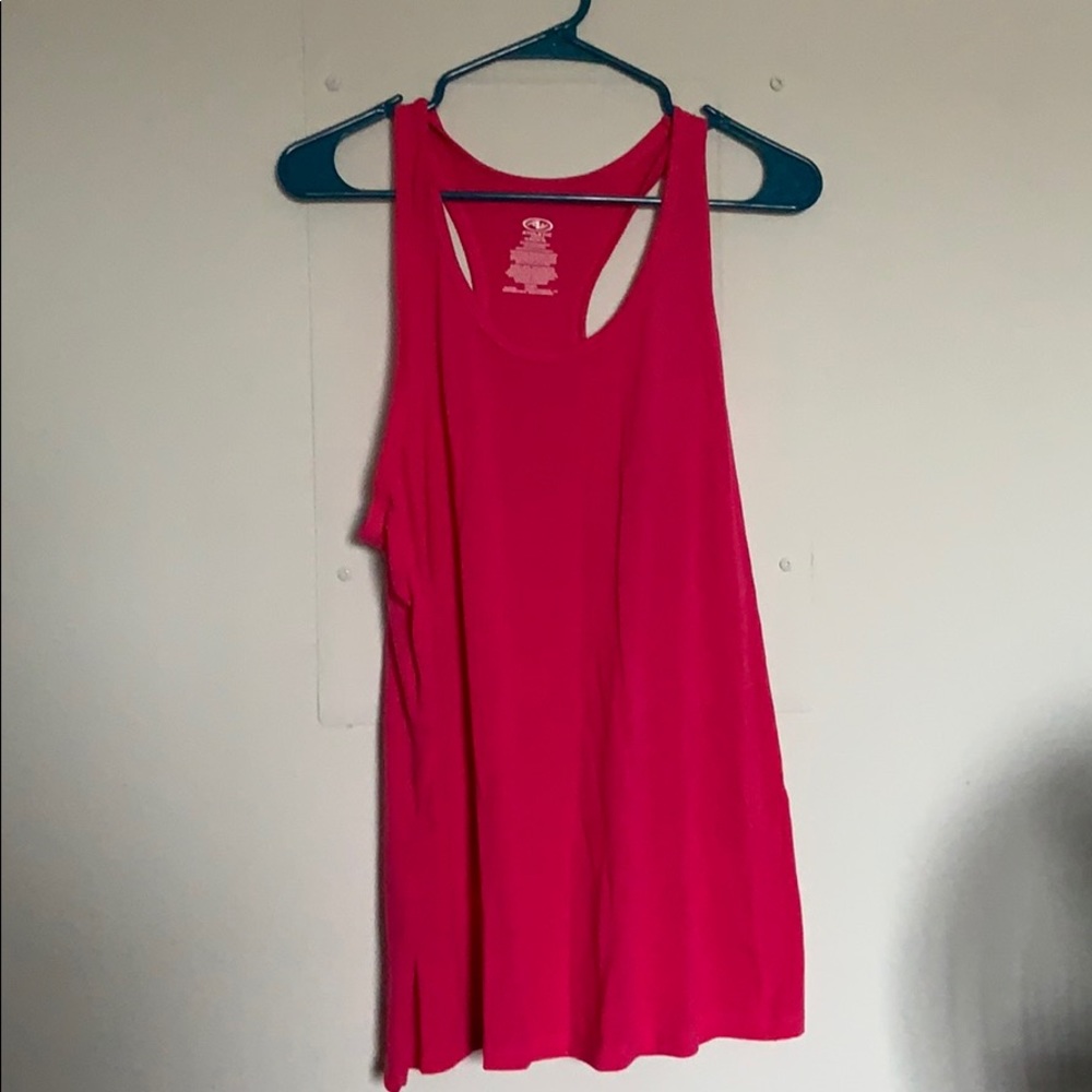 pink tank top